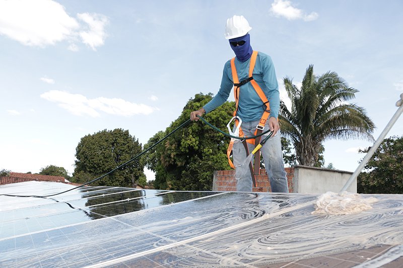 Quando realizar a manutenção de painel solar?
