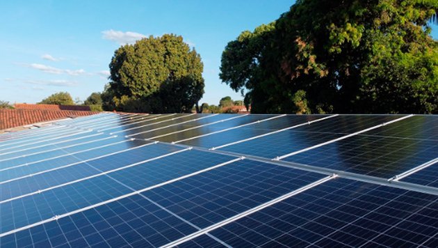 Como funciona a energia solar para bombeamento de água?
