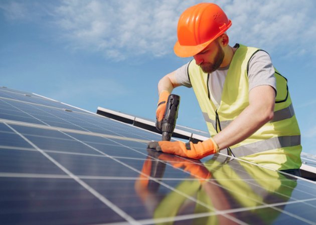 Como transferir energia solar para outra residência?