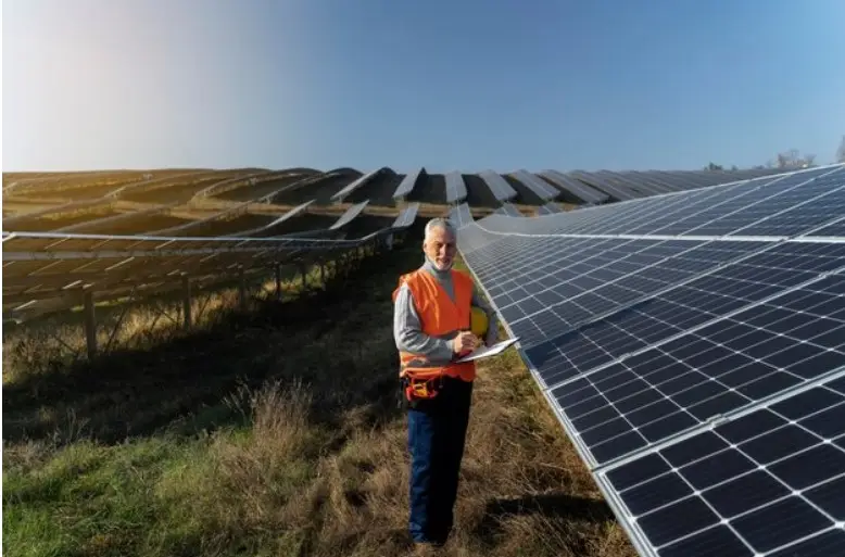 Quantas usinas solares flutuantes existem no Brasil?