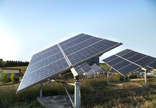 Giro Solar: Meta investe no Texas, China corta subsídios e mercado global enfrenta desafios