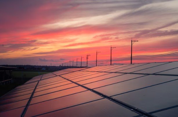 Sistemas híbridos de energia solar: autonomia energética em 2025